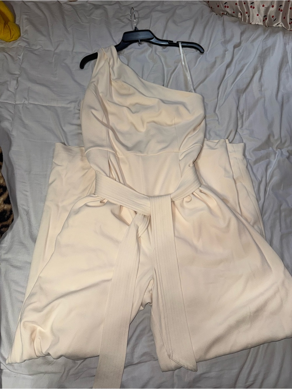 ANTONIO MELANI Cream One-Shoulder Jumpsuit with Waist Tie